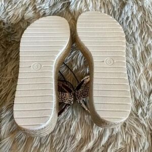 Leopard print linen shoes